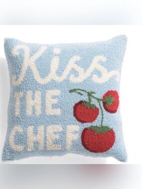 NWT PEKING HANDICRAFT 16x16 kiss the chef hooked pillow